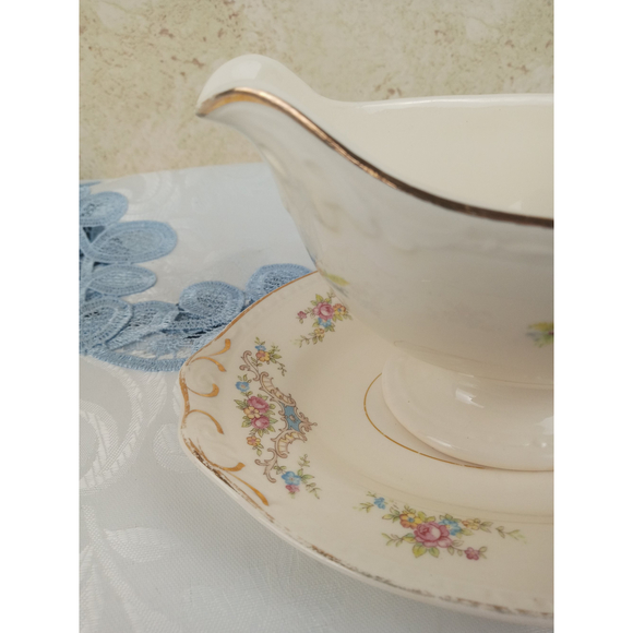 Vintage Homer Laughlin Eggshell Georgian Gravy Dish & Plate w/ Floral Design - Picture 4 of 12